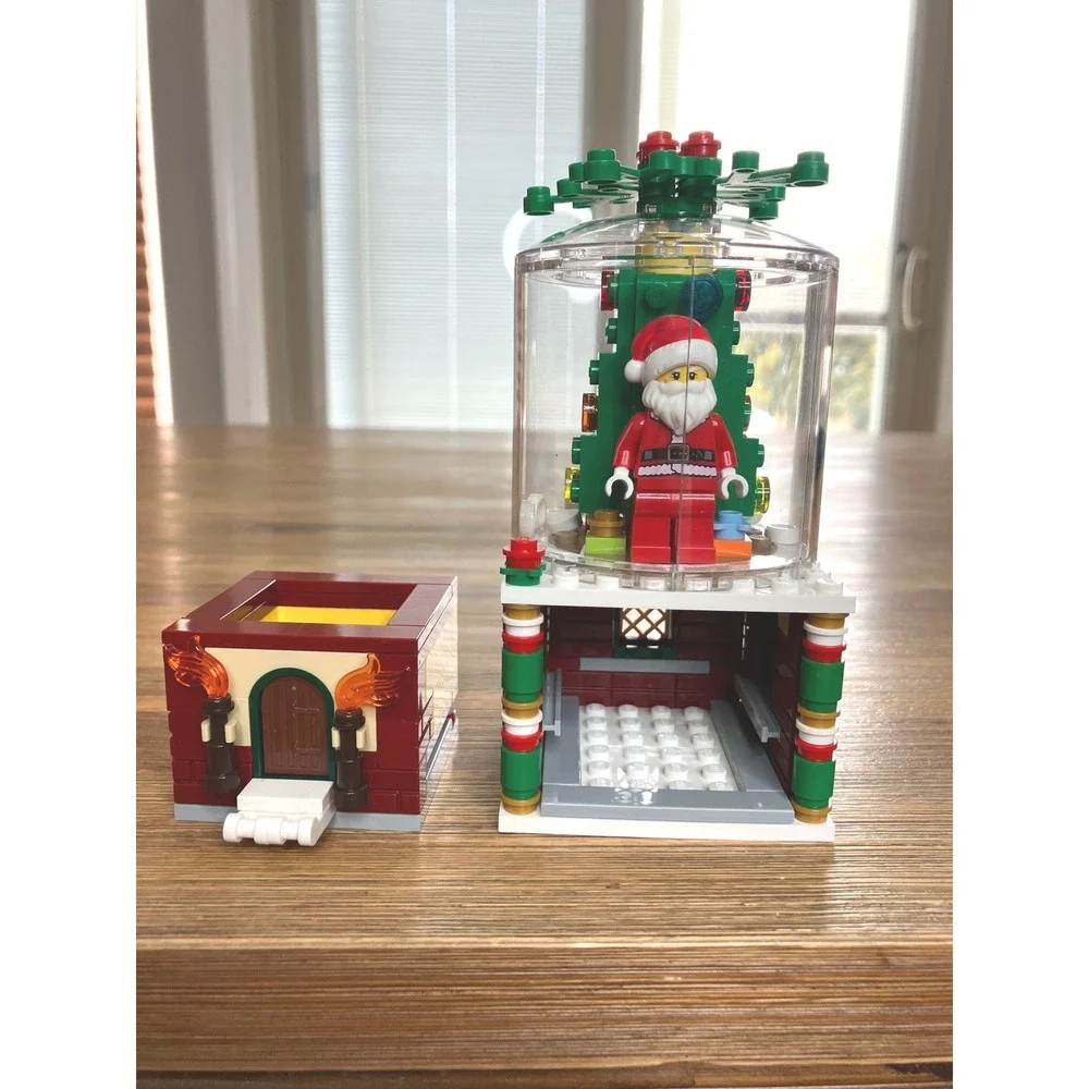 Lego 2016 Limited Edition‎ Santa Snowglobe 40223 Retired Collectible Christmas